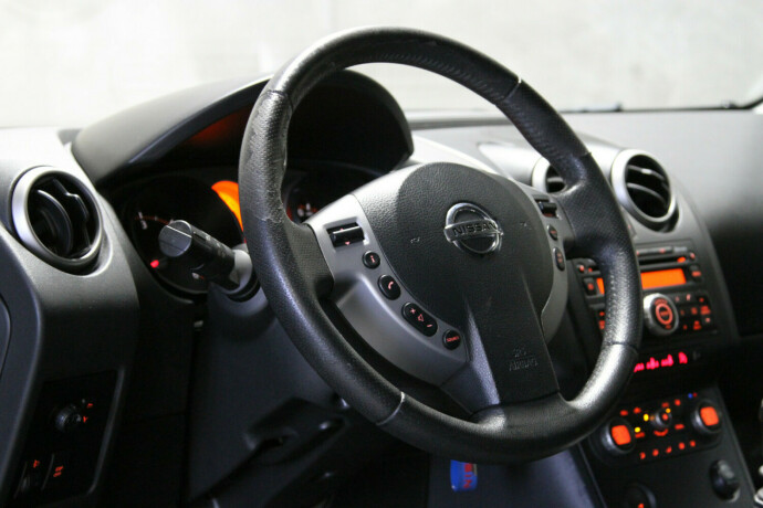 nissan-qashqai-diesel-2007-big-13