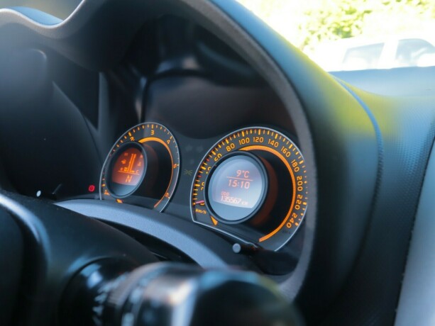 toyota-auris-diesel-2009-big-10