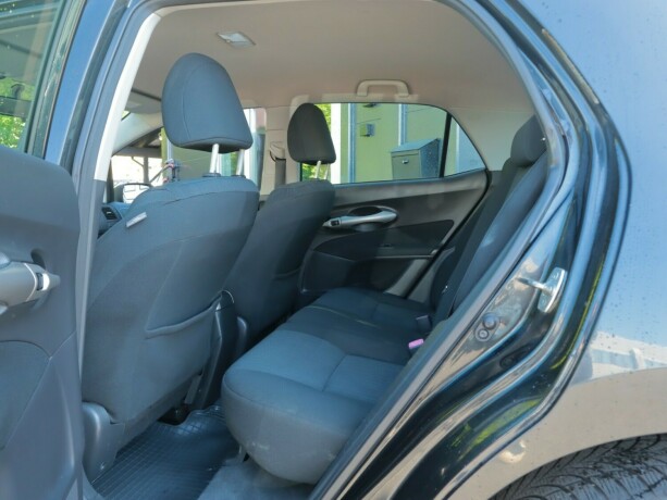 toyota-auris-diesel-2009-big-7