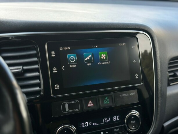 mitsubishi-outlander-elektrisitetbensin-2017-big-30