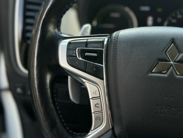 mitsubishi-outlander-elektrisitetbensin-2017-big-25