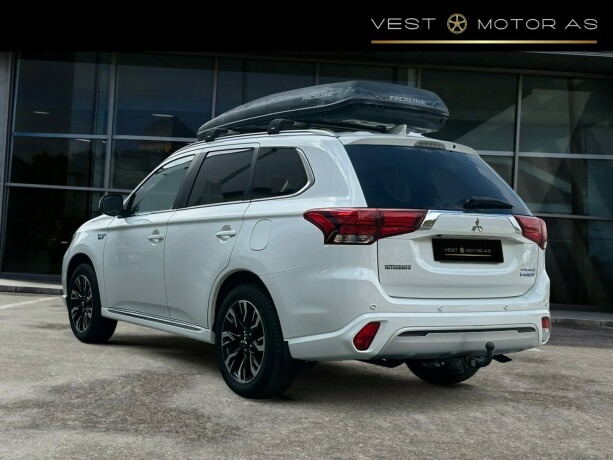 mitsubishi-outlander-elektrisitetbensin-2017-big-4