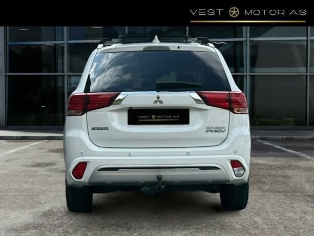 mitsubishi-outlander-elektrisitetbensin-2017-big-5