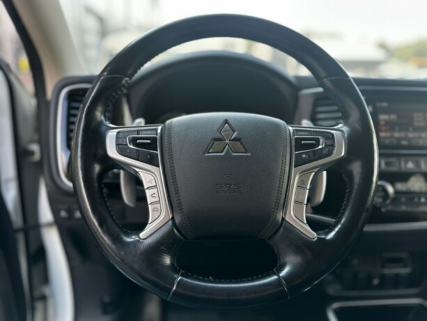 mitsubishi-outlander-elektrisitetbensin-2017-big-24
