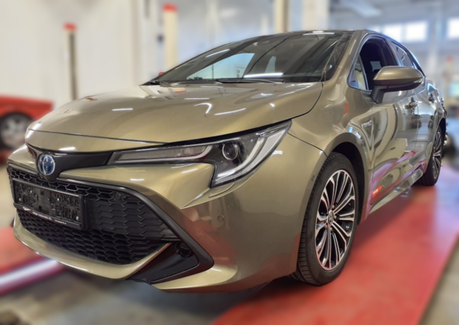 toyota-corolla-elektrisitetbensin-2019-big-0