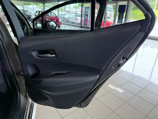 toyota-corolla-elektrisitetbensin-2019-big-31