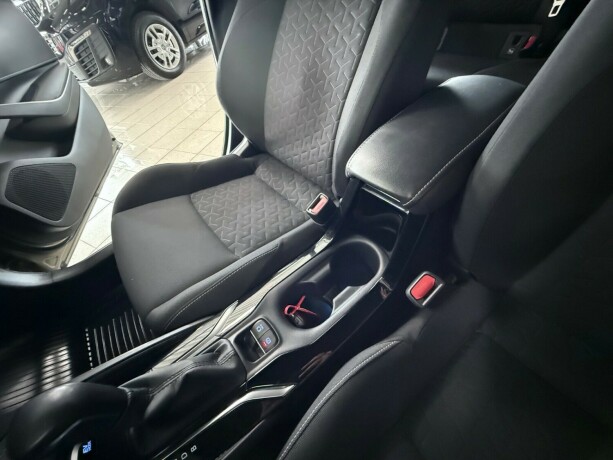 toyota-corolla-elektrisitetbensin-2019-big-19