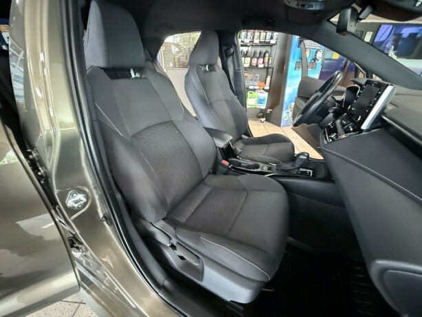 toyota-corolla-elektrisitetbensin-2019-big-29