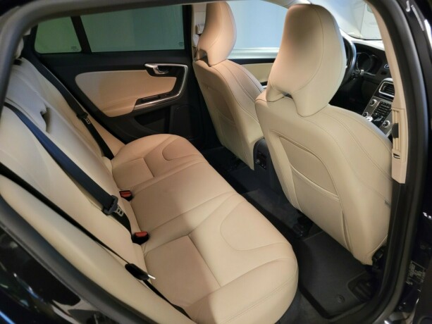 volvo-v60-elektrisitetdiesel-2017-big-16
