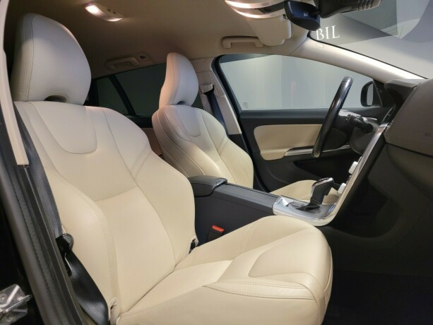volvo-v60-elektrisitetdiesel-2017-big-11