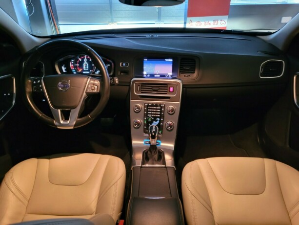 volvo-v60-elektrisitetdiesel-2017-big-32