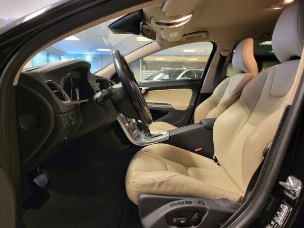 volvo-v60-elektrisitetdiesel-2017-big-20