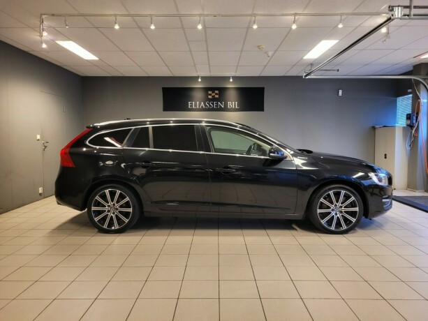 volvo-v60-elektrisitetdiesel-2017-big-3