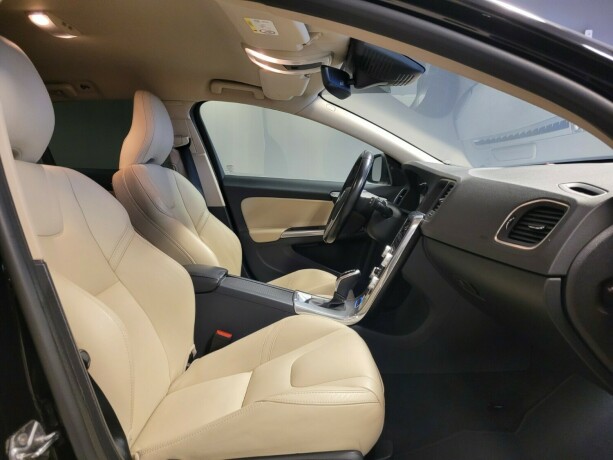 volvo-v60-elektrisitetdiesel-2017-big-10