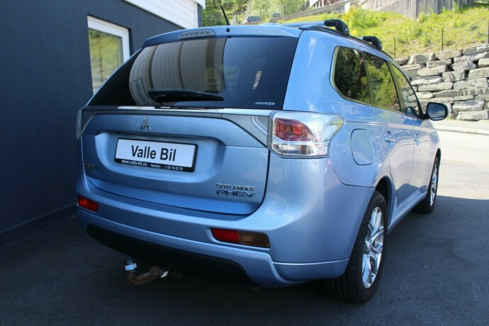 mitsubishi-outlander-elektrisitetbensin-2014-big-4