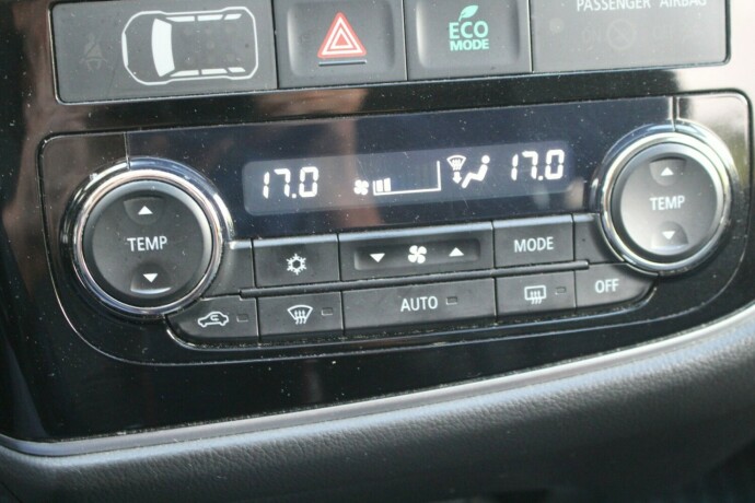 mitsubishi-outlander-elektrisitetbensin-2014-big-18