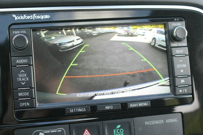 mitsubishi-outlander-elektrisitetbensin-2014-big-17
