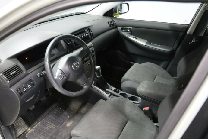 toyota-corolla-bensin-2006-big-5