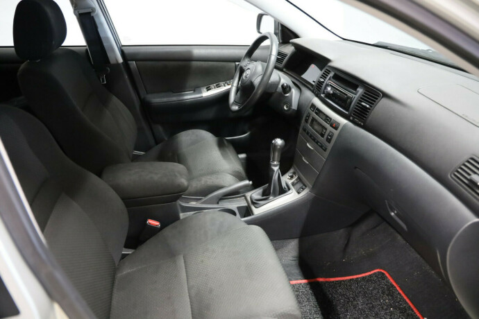toyota-corolla-bensin-2006-big-7