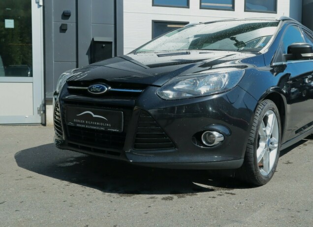 ford-focus-bensin-2012-big-2