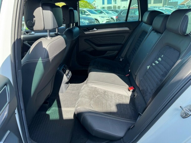 volkswagen-passat-elektrisitetbensin-2021-big-11