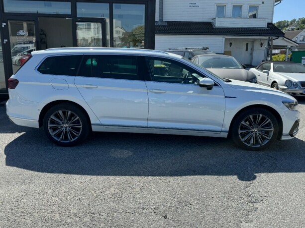volkswagen-passat-elektrisitetbensin-2021-big-3