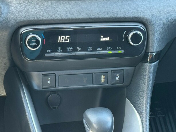 toyota-yaris-elektrisitetbensin-2021-big-8