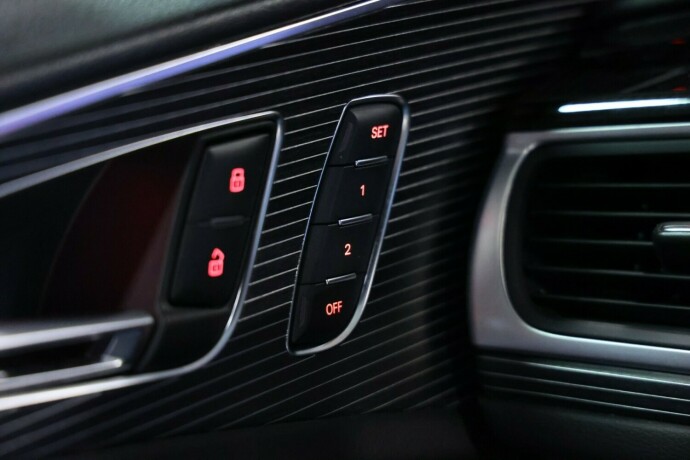 audi-rs6-bensin-2015-big-25