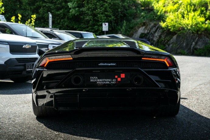lamborghini-huracan-bensin-2020-big-11
