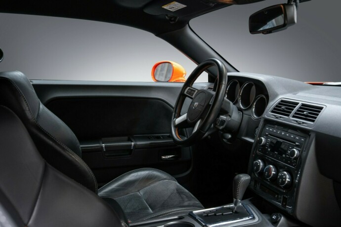 dodge-challenger-bensin-2008-big-30