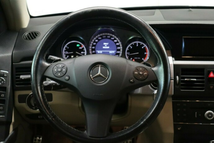 mercedes-benz-glk-diesel-2009-big-25