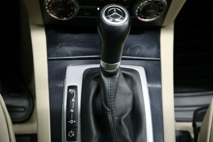 mercedes-benz-glk-diesel-2009-big-35