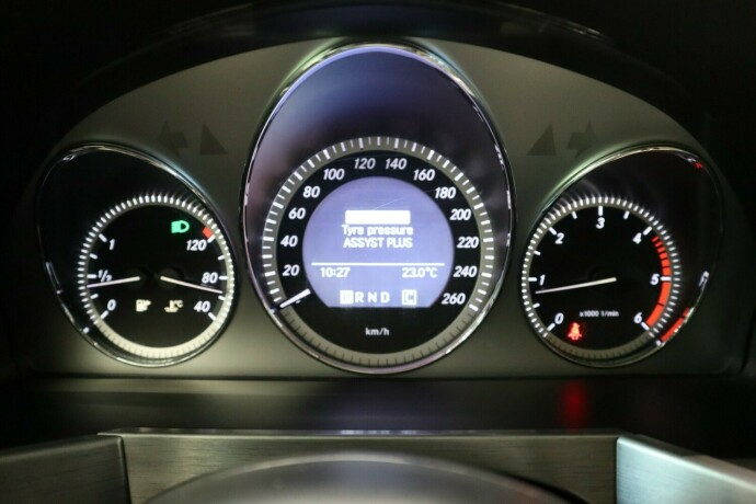 mercedes-benz-glk-diesel-2009-big-48