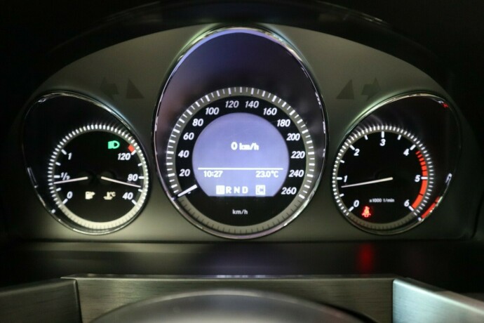 mercedes-benz-glk-diesel-2009-big-47