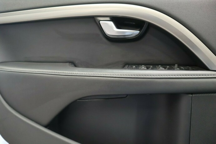 volvo-v70-diesel-2014-big-25