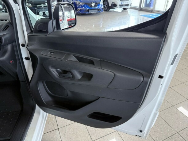 peugeot-partner-diesel-2020-big-28