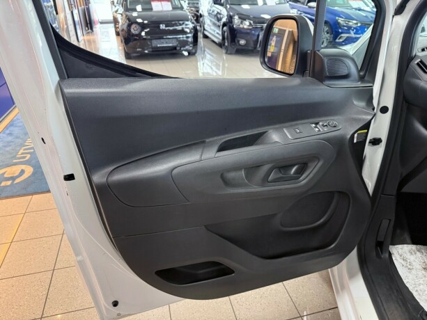 peugeot-partner-diesel-2020-big-9