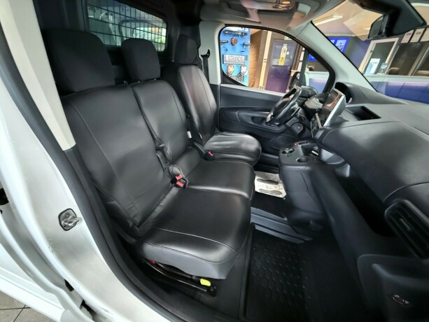 peugeot-partner-diesel-2020-big-29
