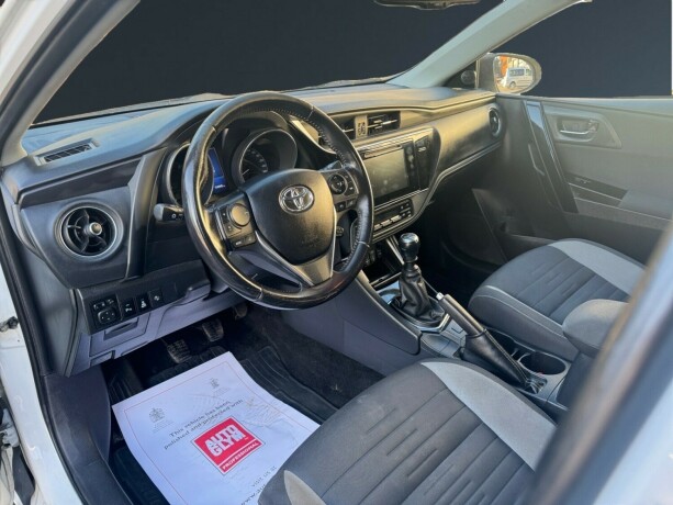 toyota-auris-diesel-2015-big-9