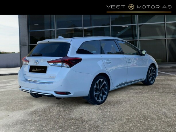 toyota-auris-diesel-2015-big-7