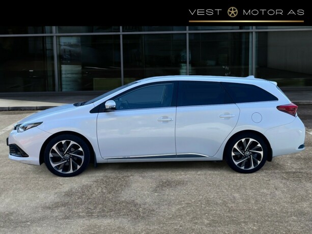 toyota-auris-diesel-2015-big-3