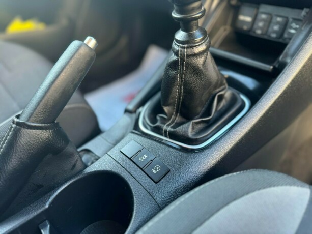 toyota-auris-diesel-2015-big-17