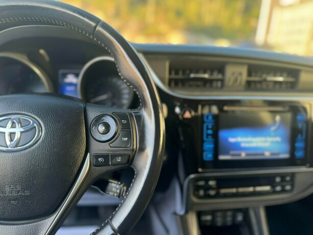 toyota-auris-diesel-2015-big-14