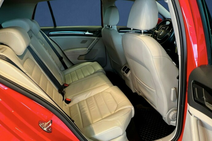 volkswagen-golf-bensin-2014-big-12