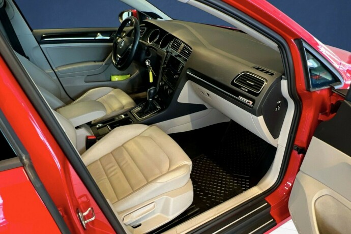 volkswagen-golf-bensin-2014-big-10