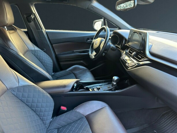 toyota-c-hr-elektrisitetbensin-2017-big-11
