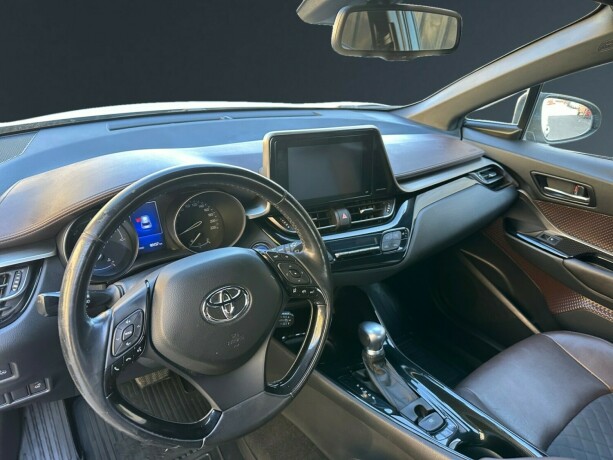 toyota-c-hr-elektrisitetbensin-2017-big-9