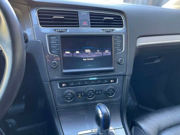 volkswagen-golf-elektrisitet-2017-big-16