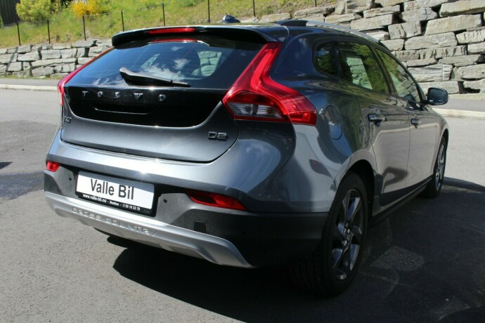 volvo-v40-cross-country-diesel-2014-big-3