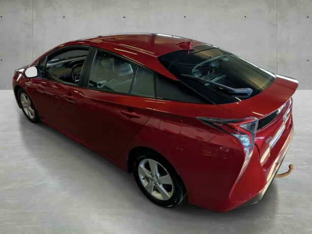 toyota-prius-elektrisitetbensin-2016-big-6